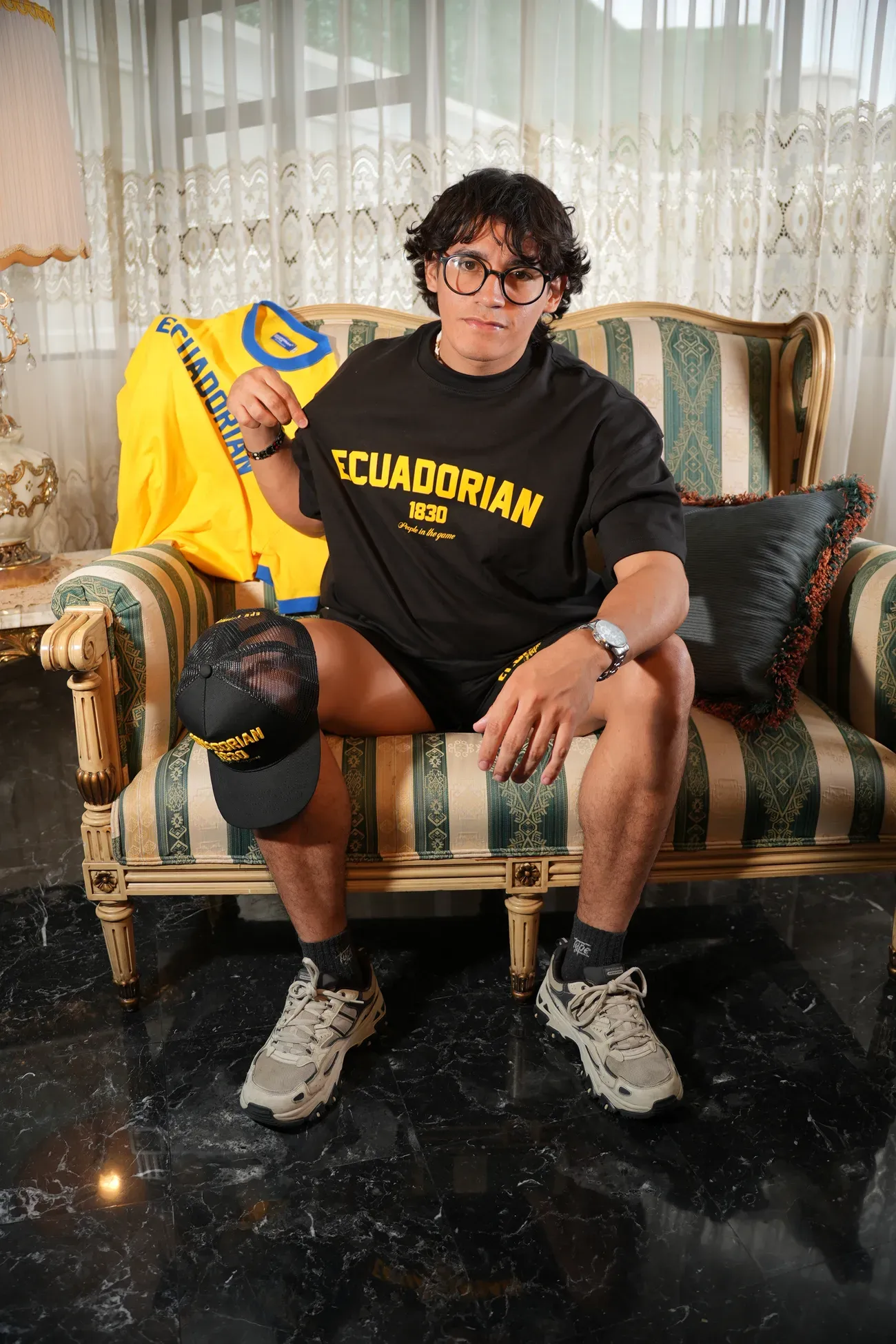 People in the game - oversize negra